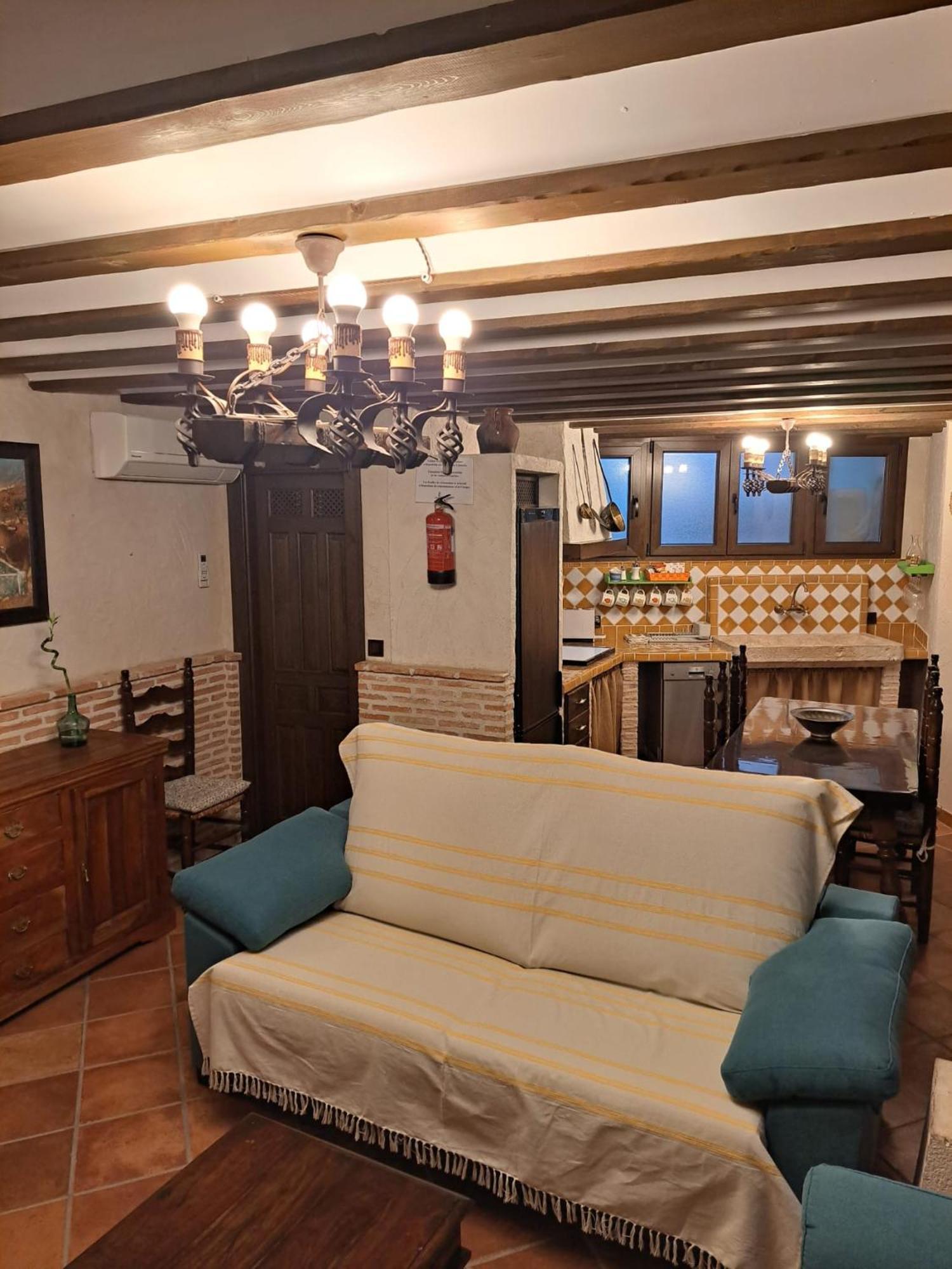 Casa Rural La Bodega, Ofrece Cata De Vino Gratis Horche Exterior foto